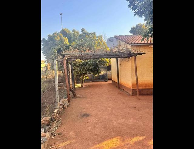 2 BEDROOM HOUSE FOR SALE IN SOSHANGUVE SOUTH